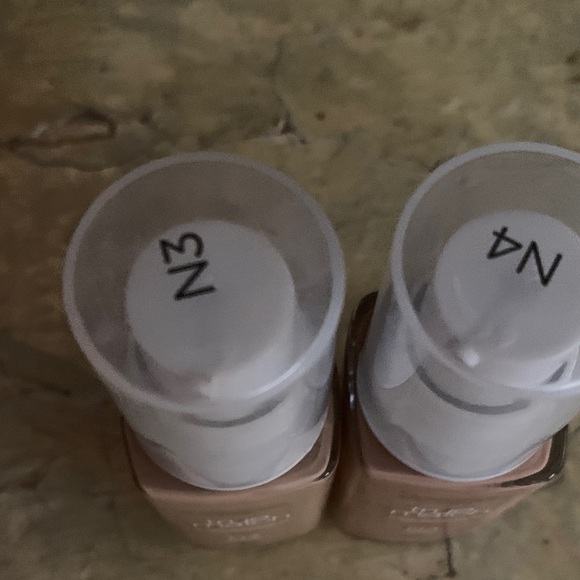 L'Oreal True Match Foundation - Shades N3 and N4 - Picture 4 of 4